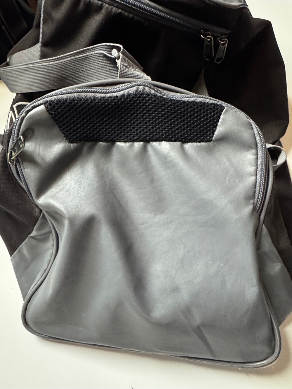Under Armour Storm Duffle Bag Black Grey Gym Travel Sports Overnight - Picture 4 of 5